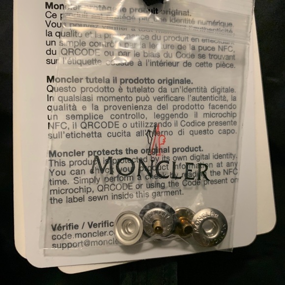 Moncler authentic windbreaker coat NWT - Picture 7 of 8